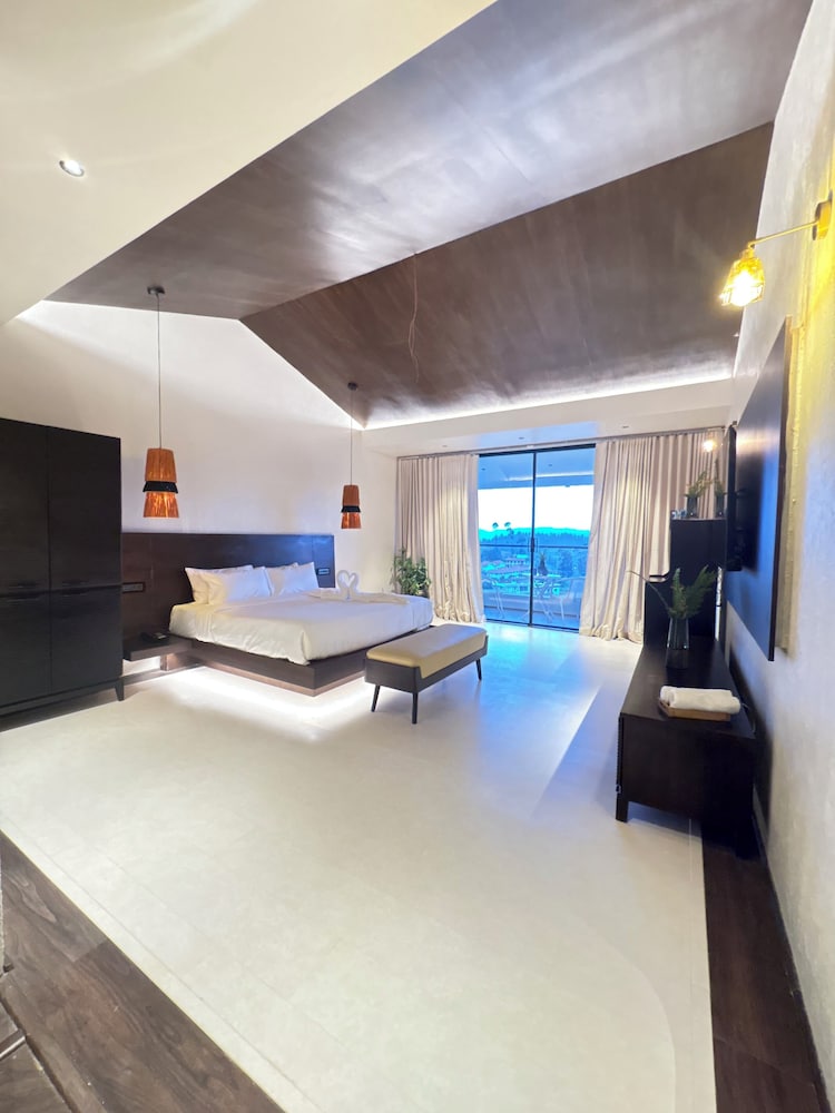 Executive Suite, Mountain View