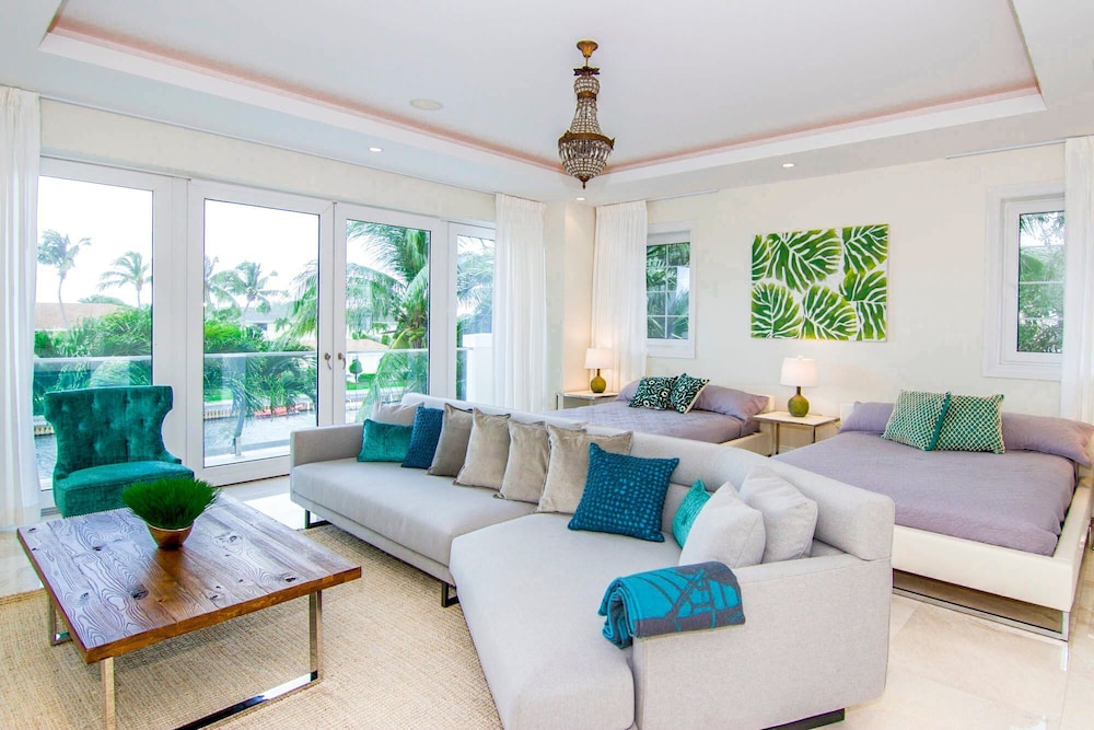 Luxury House, Multiple Bedrooms photo 2