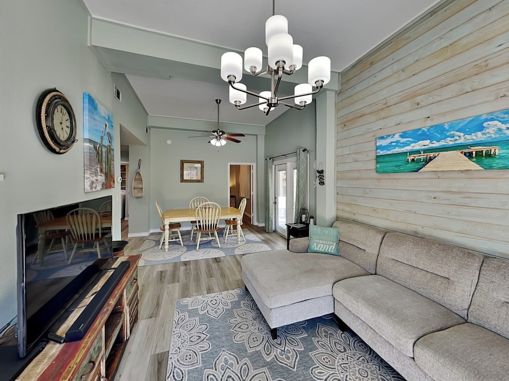 House (2 Bedrooms)