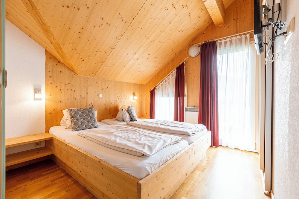 Premium Ferienhaus # 14 mit Sauna & Whirlpool