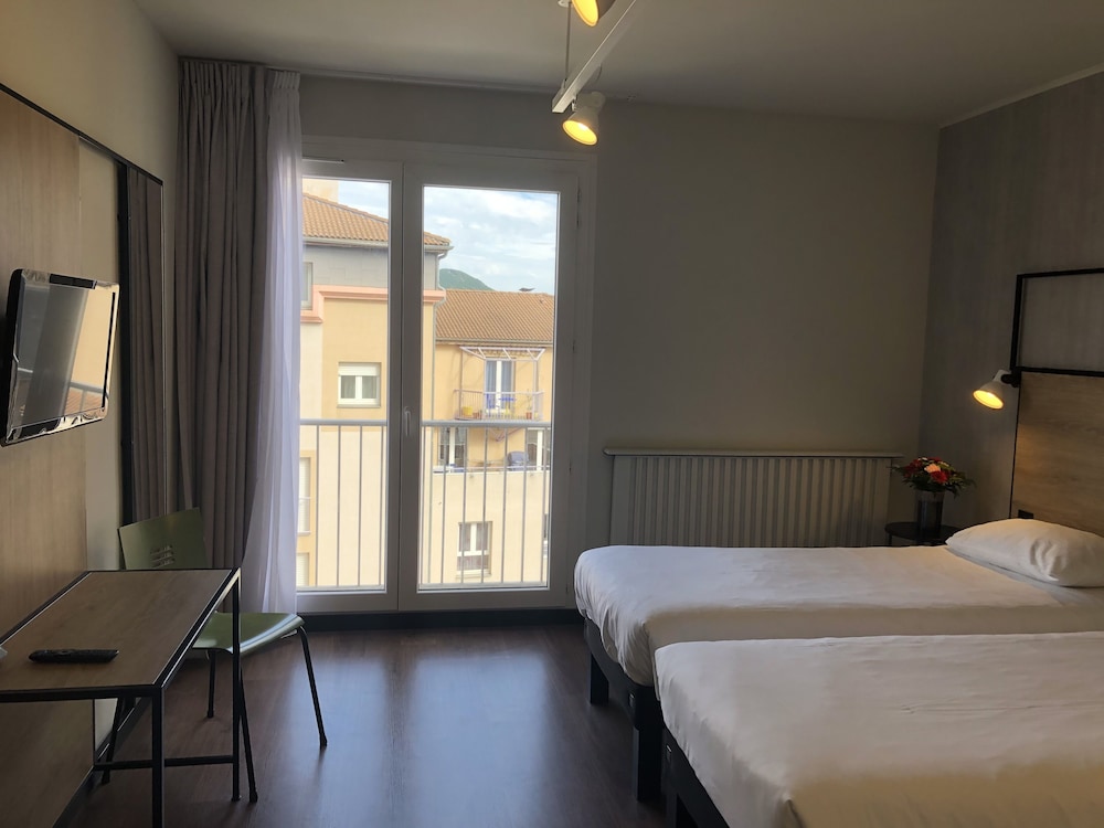 Superior Room, 2 Twin Beds (renovated) - Photo 4