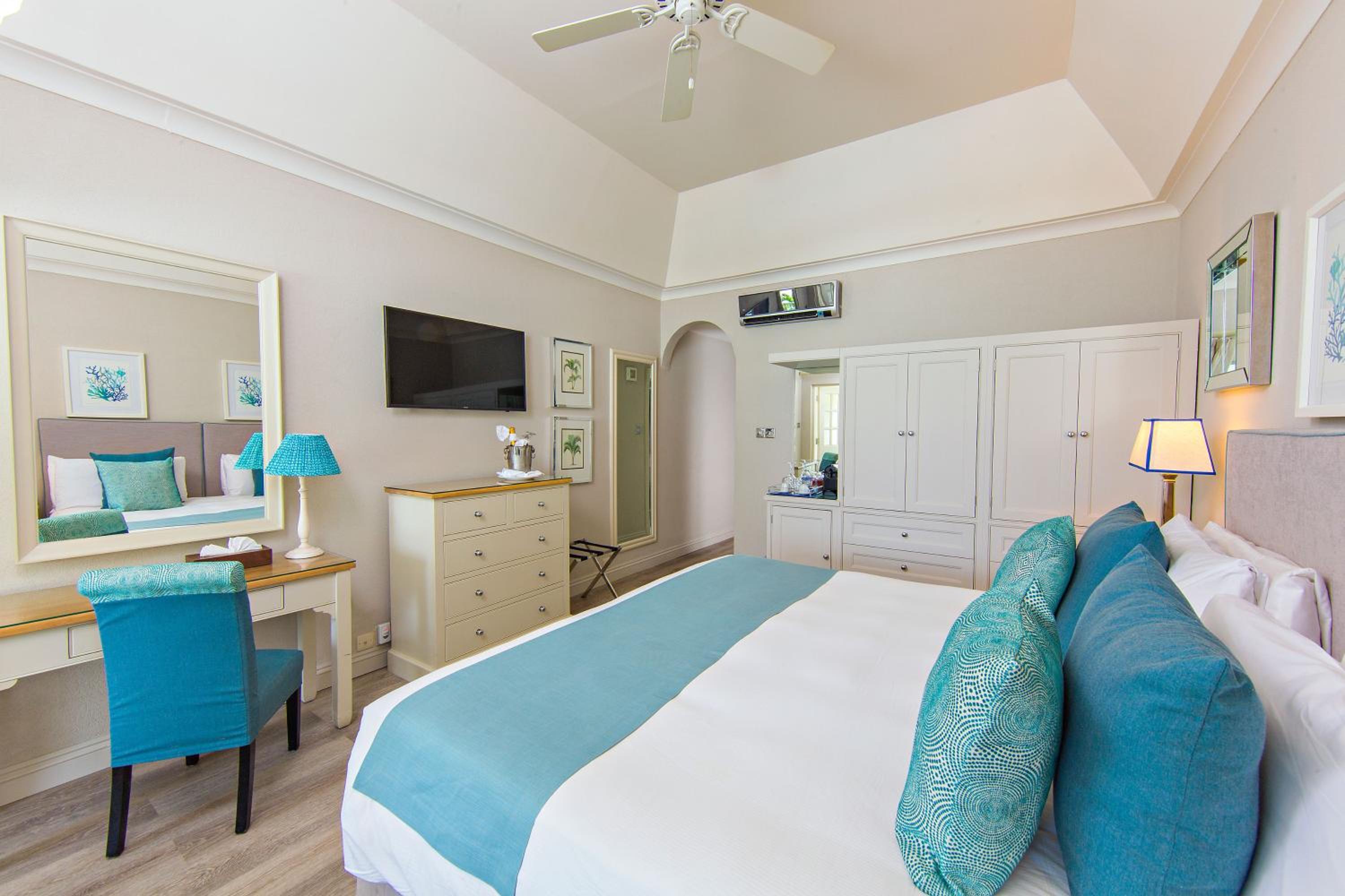 Deluxe Beachfront Room