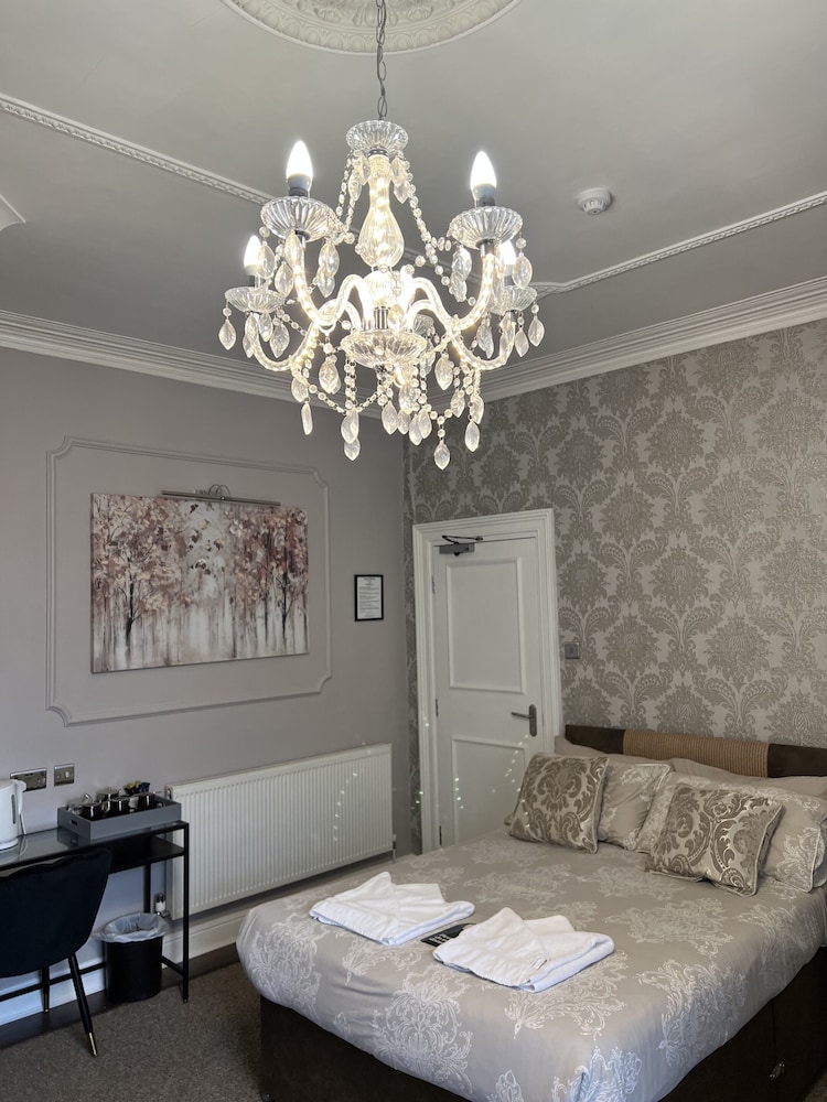 Standard Suite, Ensuite (3 People) - Photo 8