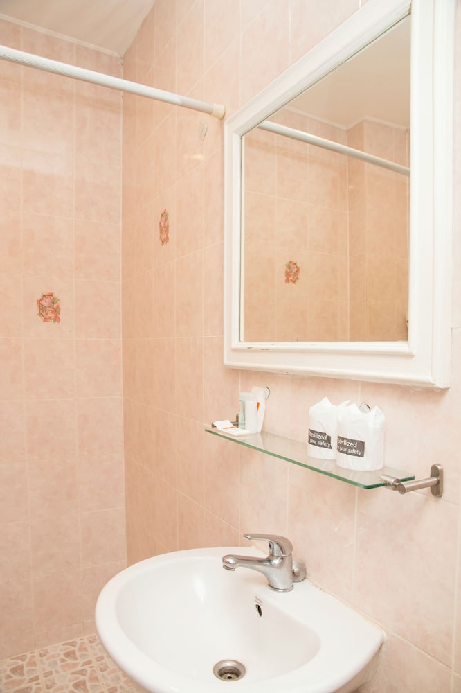 Standard Room - Photo 8