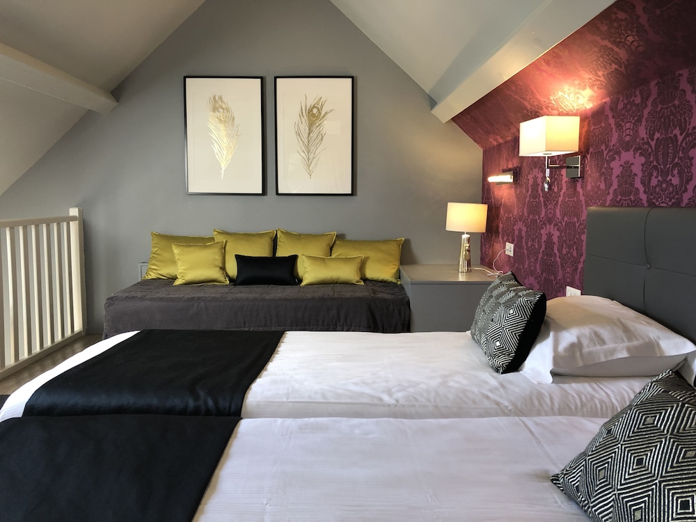 Large suite Duplex - Photo 4