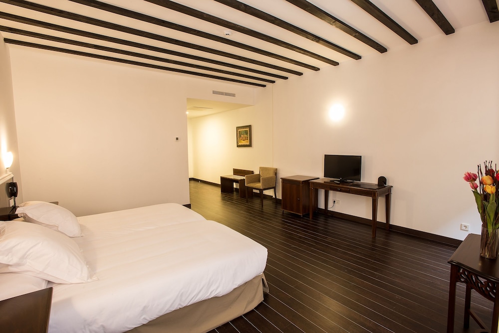 Habitación Doble Estándar o con Dos Camas Individuales.