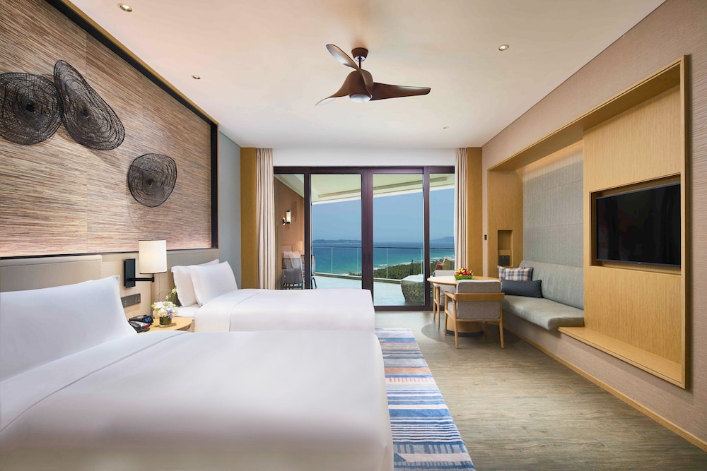 2 Double Standard Oceanfront High Floor