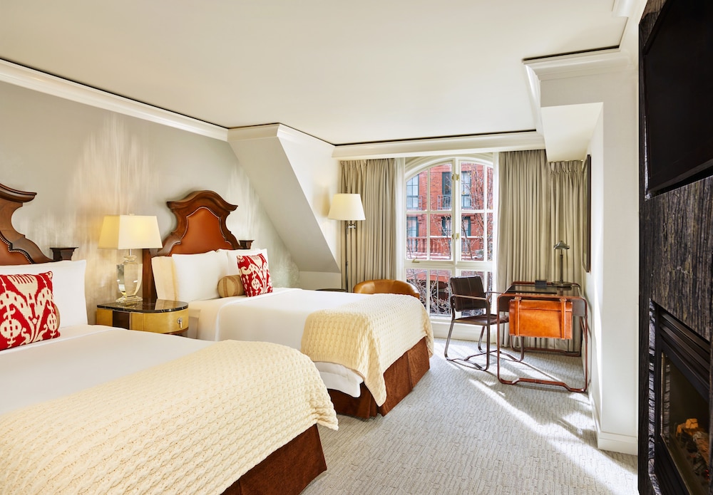 Deluxe Room, 2 Double Beds, Fireplace (Mobility Accessible, Roll-In Shower) photo 1