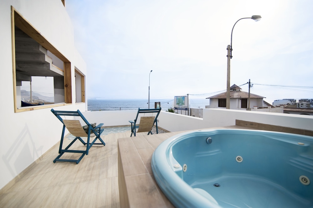 Junior Suite, 1 Double Bed, Non Smoking, Ocean View photo 2