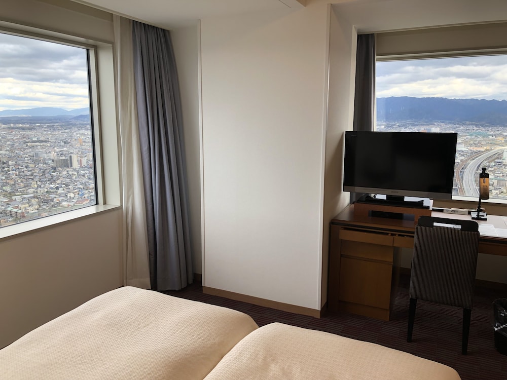Deluxe Quadruple Room, Non Smoking, Corner - Photo 4