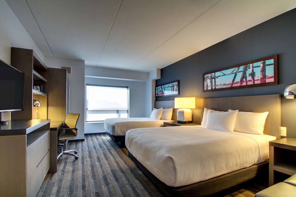 Standard Room, 2 Queen Beds photo 3