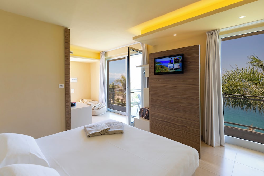 Camera Deluxe con letto matrimoniale o 2 letti singoli, vista mare