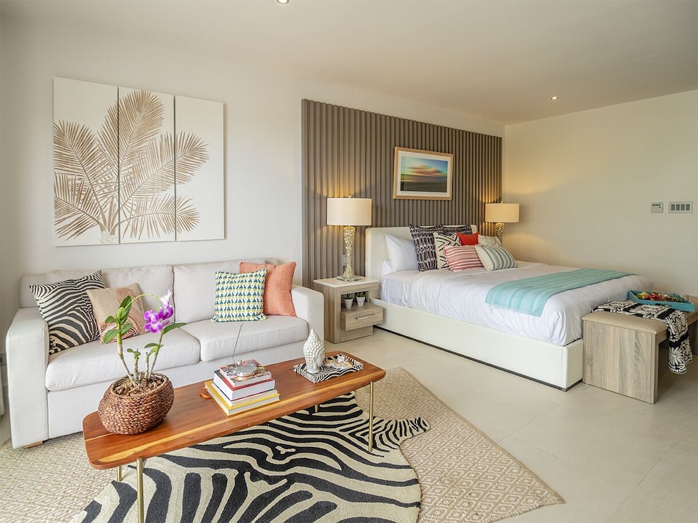 Deluxe Room, 1 King Bed, Ocean View