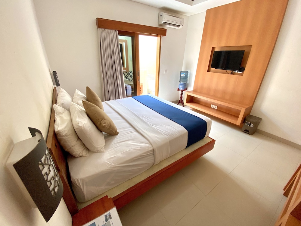 Deluxe Room, 1 Queen Bed photo 2