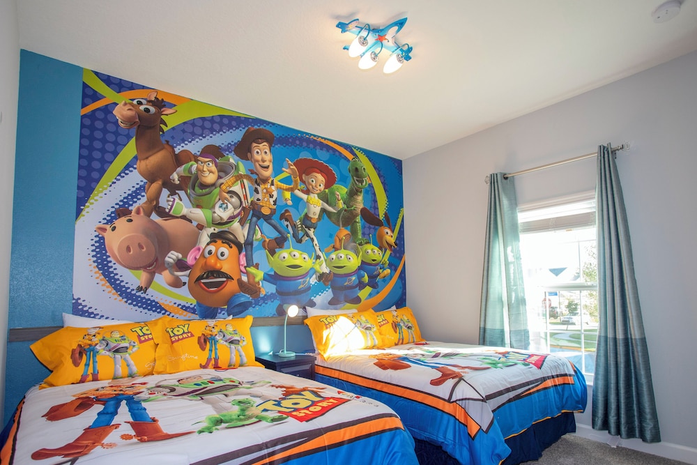 Luxurious 5 Bedroom w Pool Close to Disney 9017 Championsgateresort, 写真 4