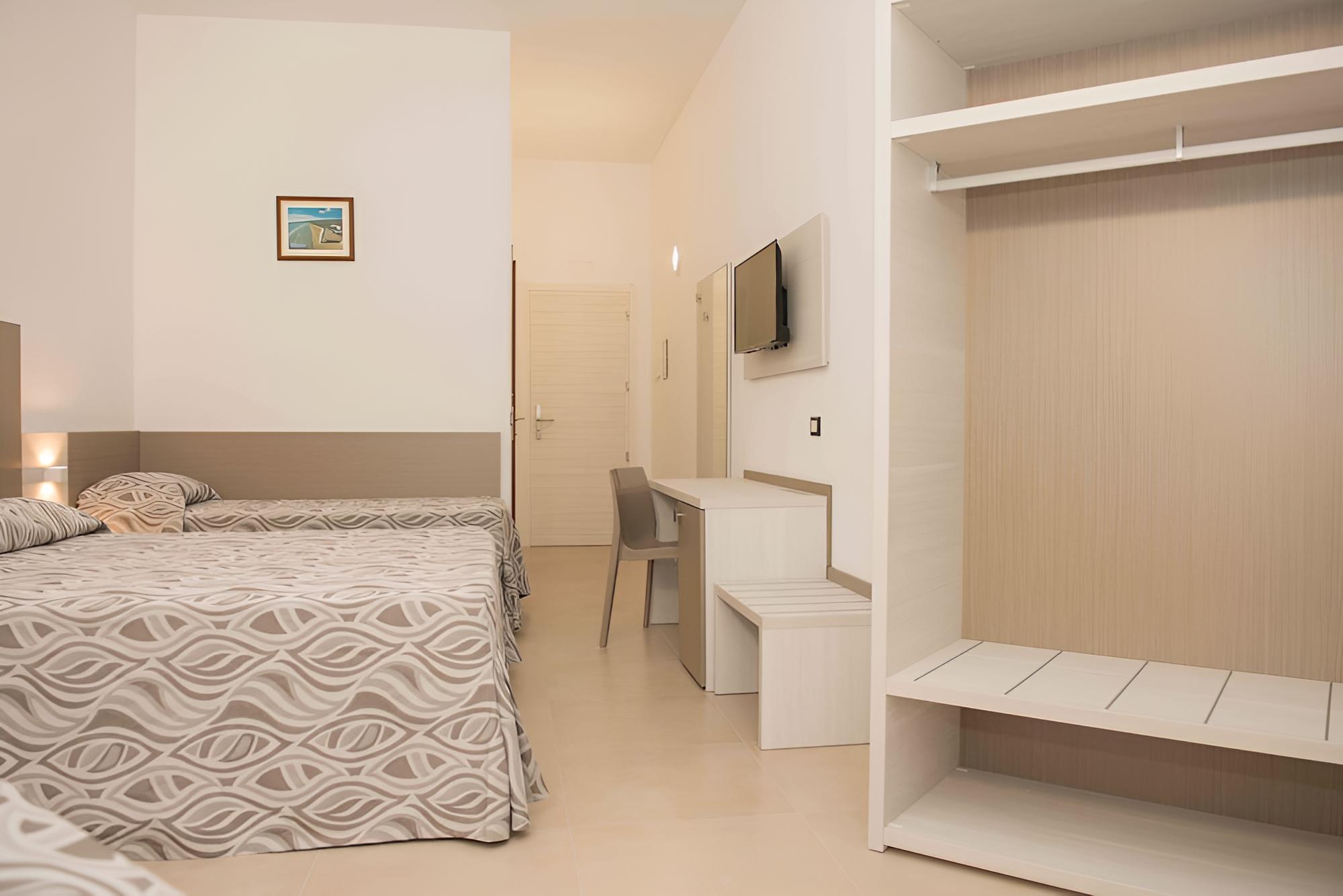 Basic Quadruple Room, Ensuite