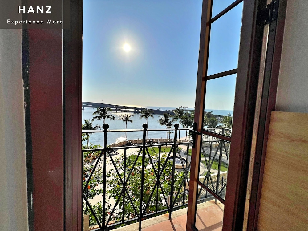 Deluxe Double Room, 1 Queen Bed, Balcony, Sea View photo 2