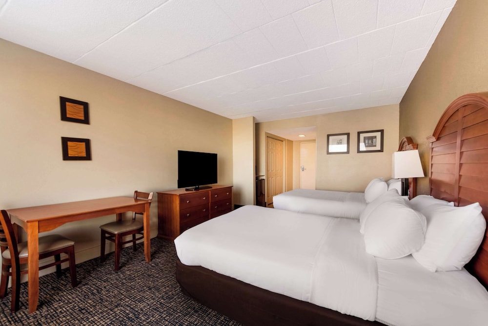 Standard Room, 2 Double Beds, Non Smoking (Ocean Front - Pet Friendly)