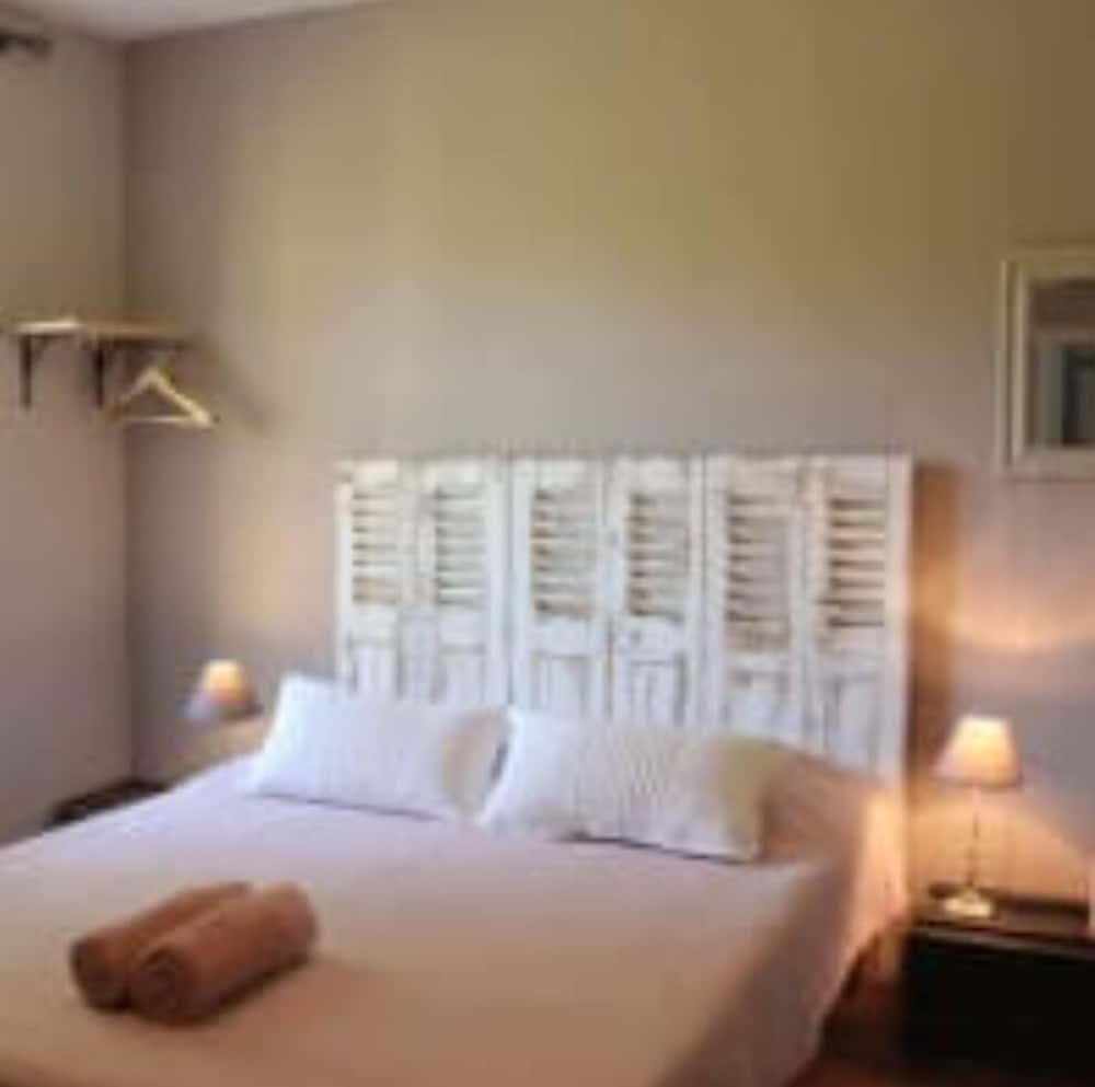 Room, River View