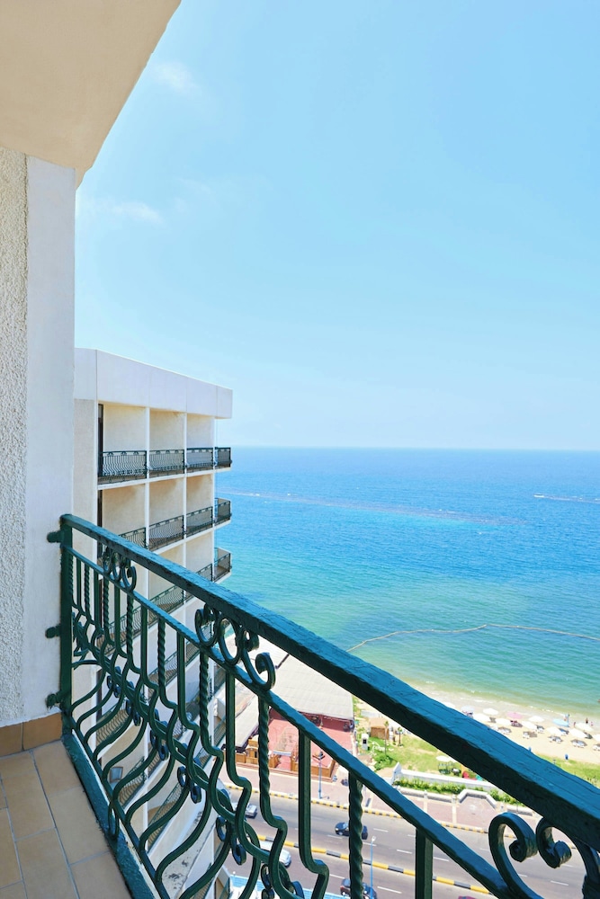 Room, 2 Twin Beds, Smoking, Sea View (Balcony) - Photo 6