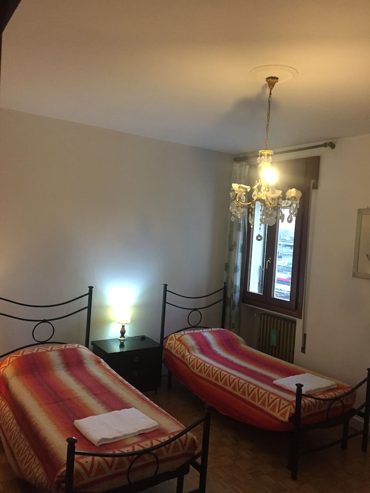 Double Or Twin Room, Shared Bathroom