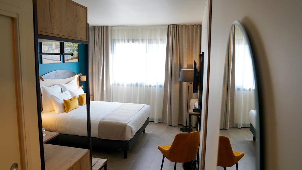 Standard Room, 1 Queen Bed, Non Smoking