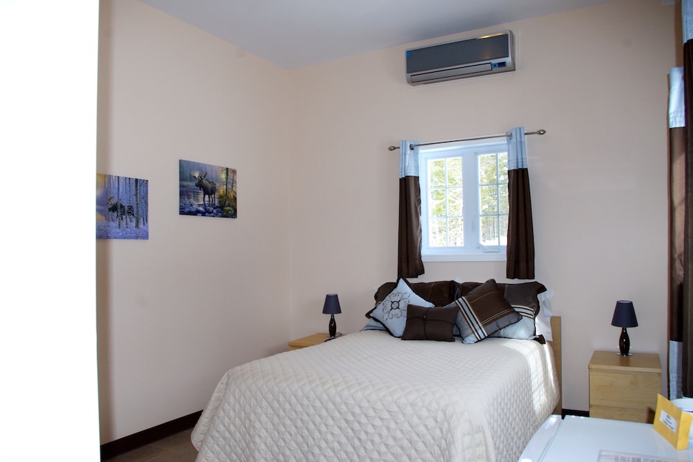 Room 4, 1 Double Bed photo 3