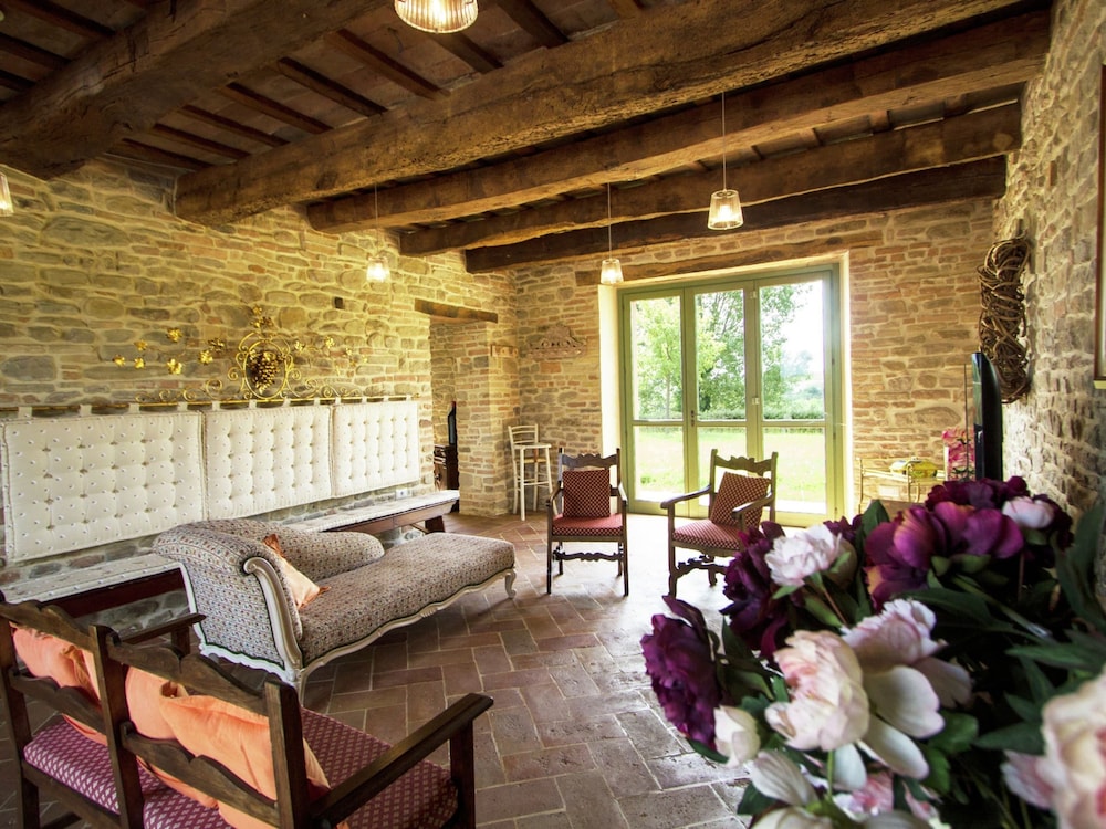 Villa photo 2