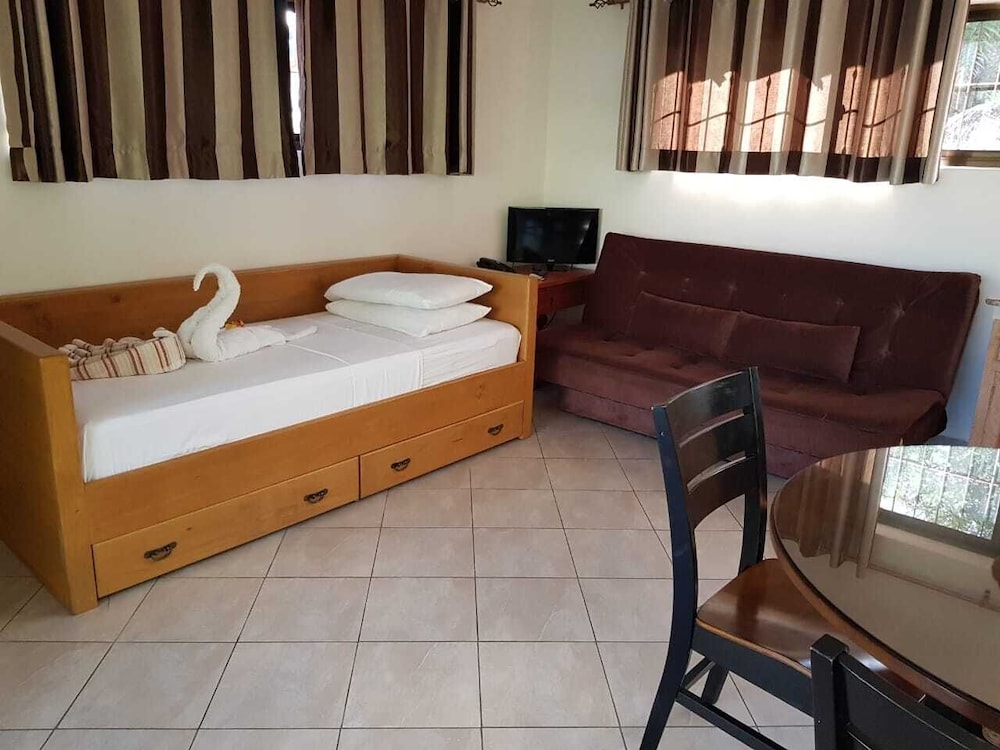 Deluxe Apartment, Sea View, Garden Area