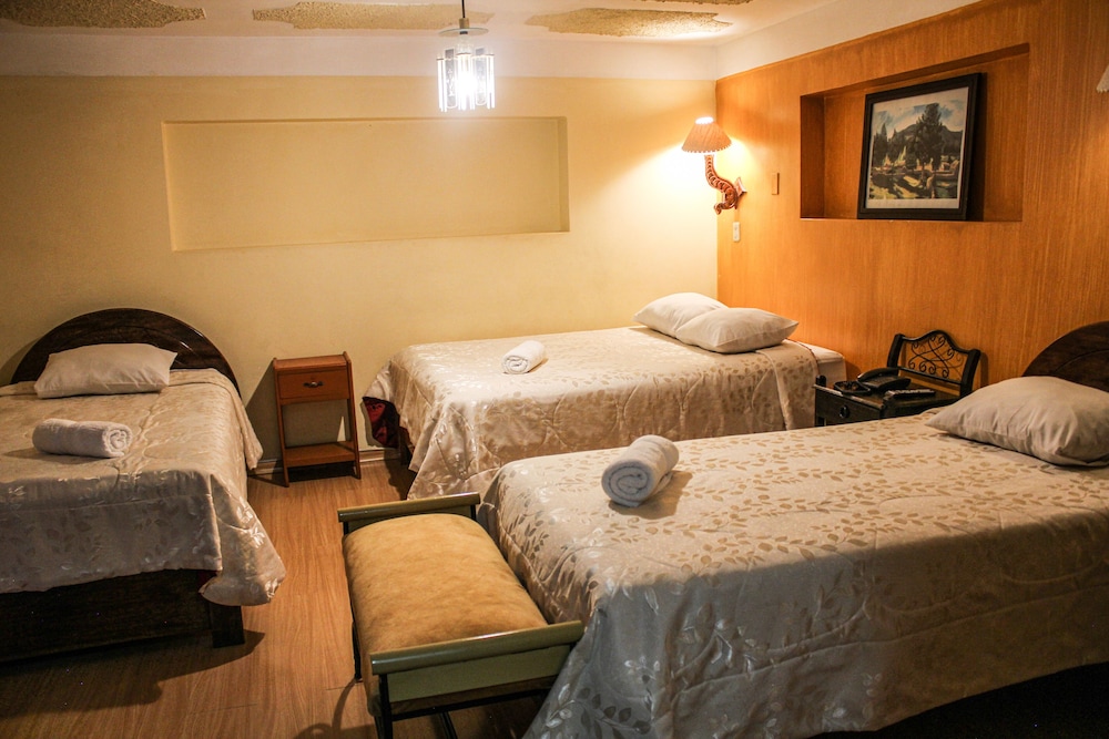 Family Room, Multiple Beds, Non Smoking, Private Bathroom photo 1
