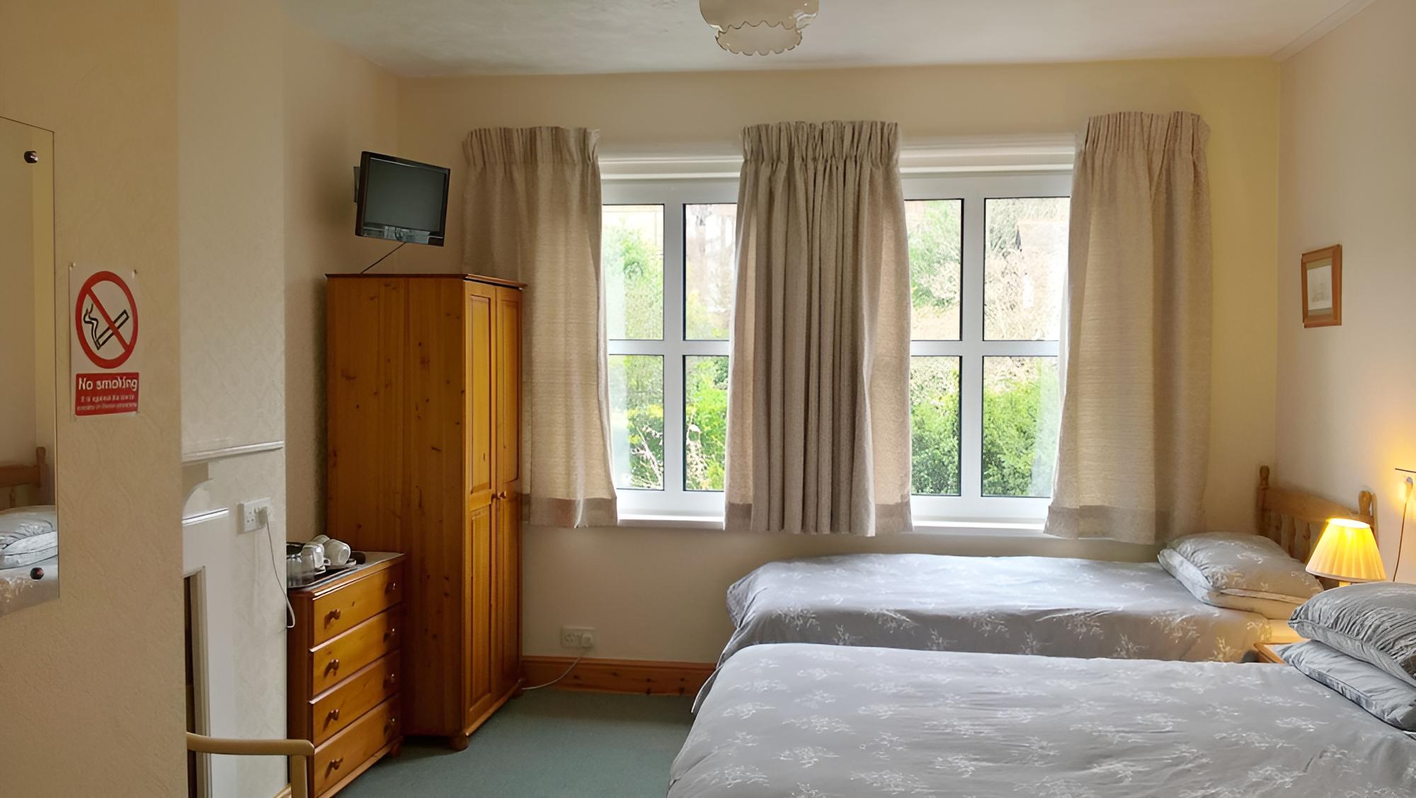 Traditional Quadruple Room, Ensuite photo 2