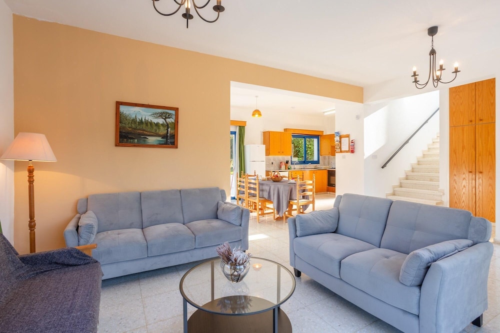 Villa photo 1