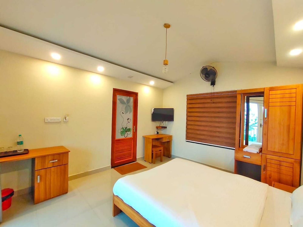 Deluxe Suite, Balcony, Lake View