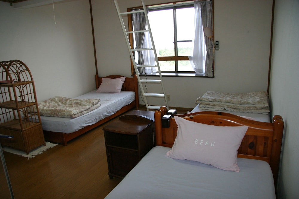 Basic Room, 1 Queen Bed, Non Smoking, Marina View photo 3