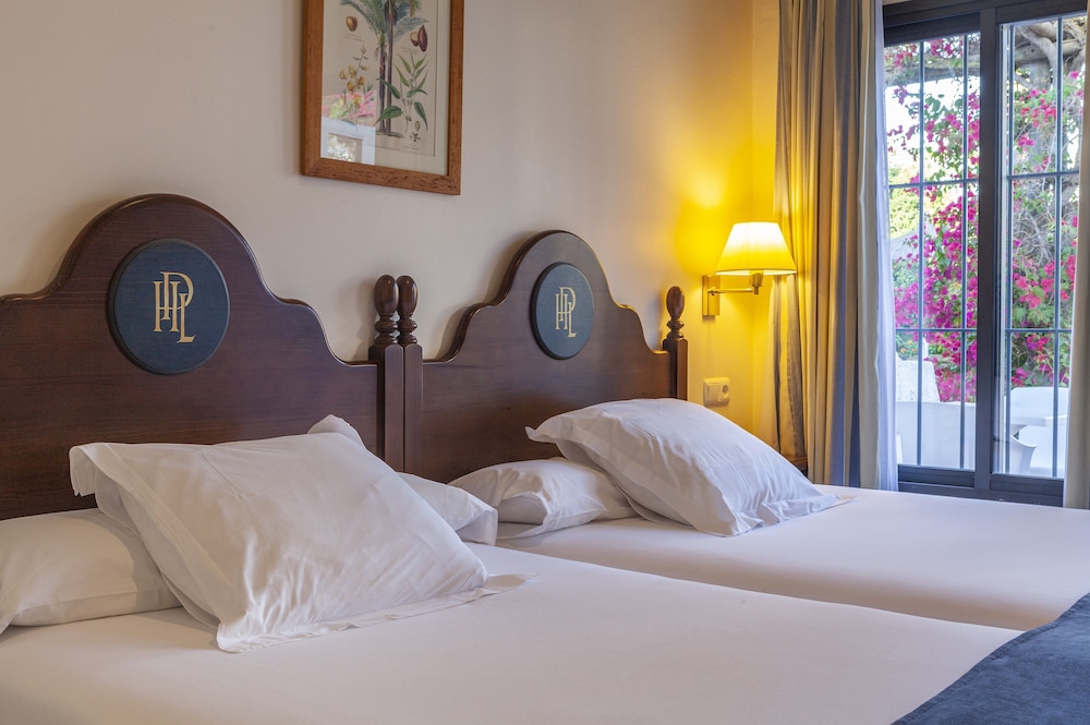 Standard Double or Twin Room - Photo 8