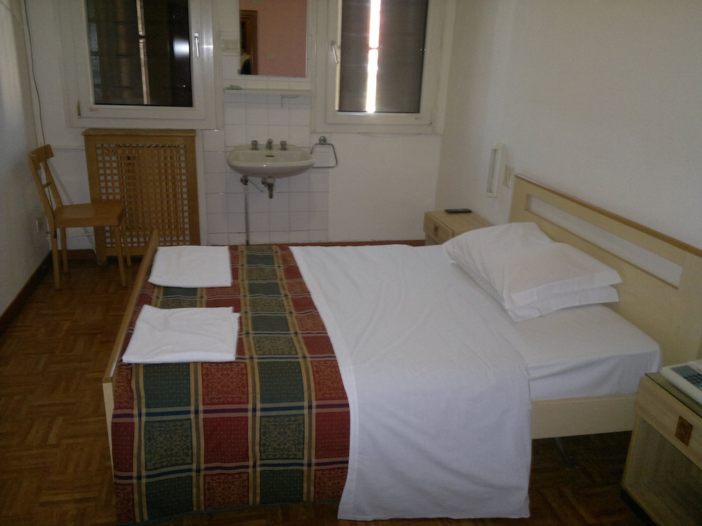 Double Room with Private External Bathroom