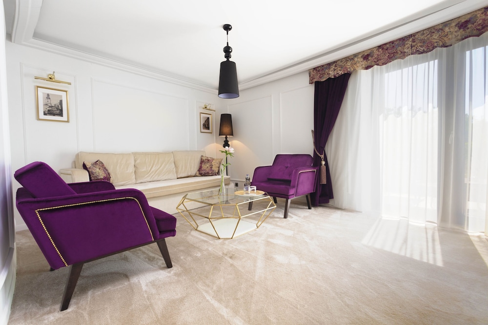 Exclusive Suite, Multiple Beds - Photo 5