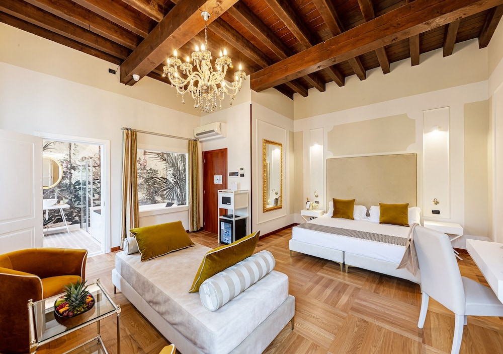 Luxury Room