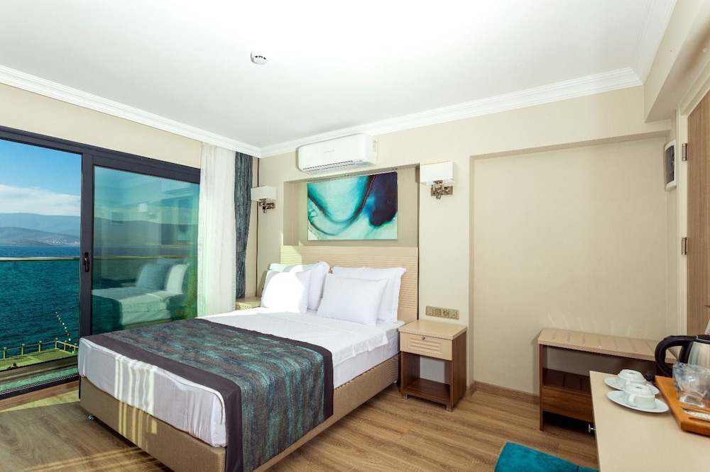 Premium Room, 1 Bedroom, Non Smoking, Sea View photo 2