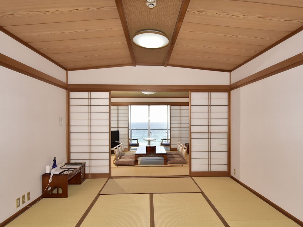 Ocean View Japanese Style Room A (516 sqft) Non Smoking - Photo 3