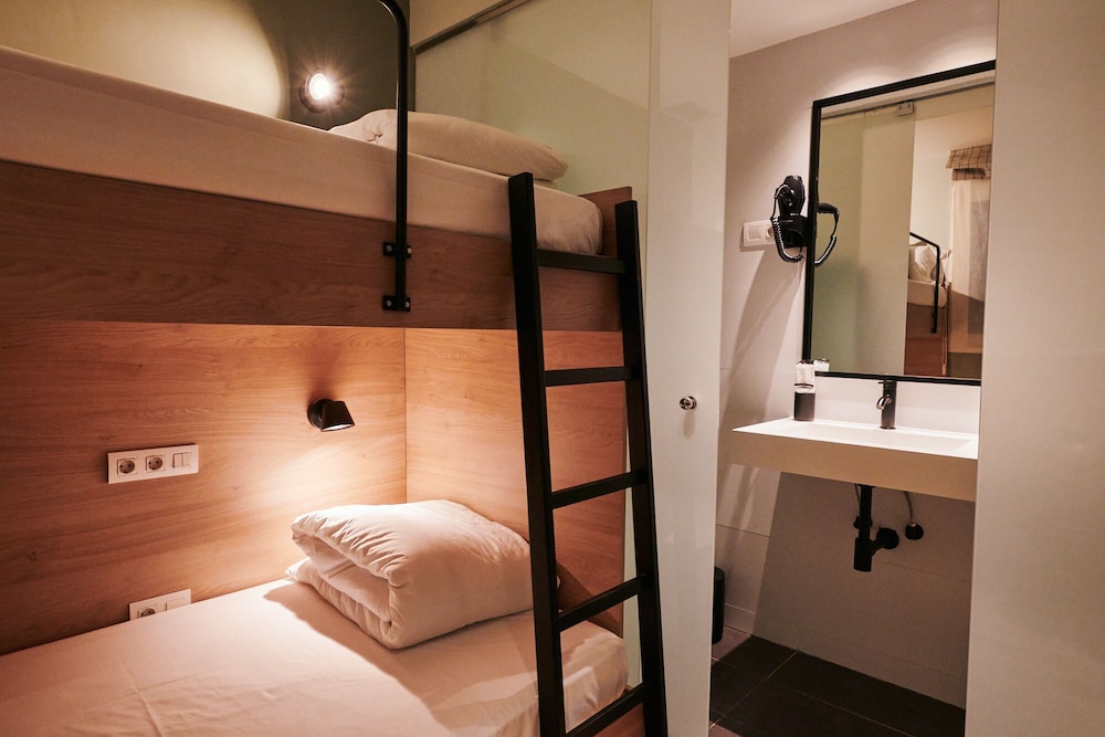 Twin Room (Bunk) photo 3