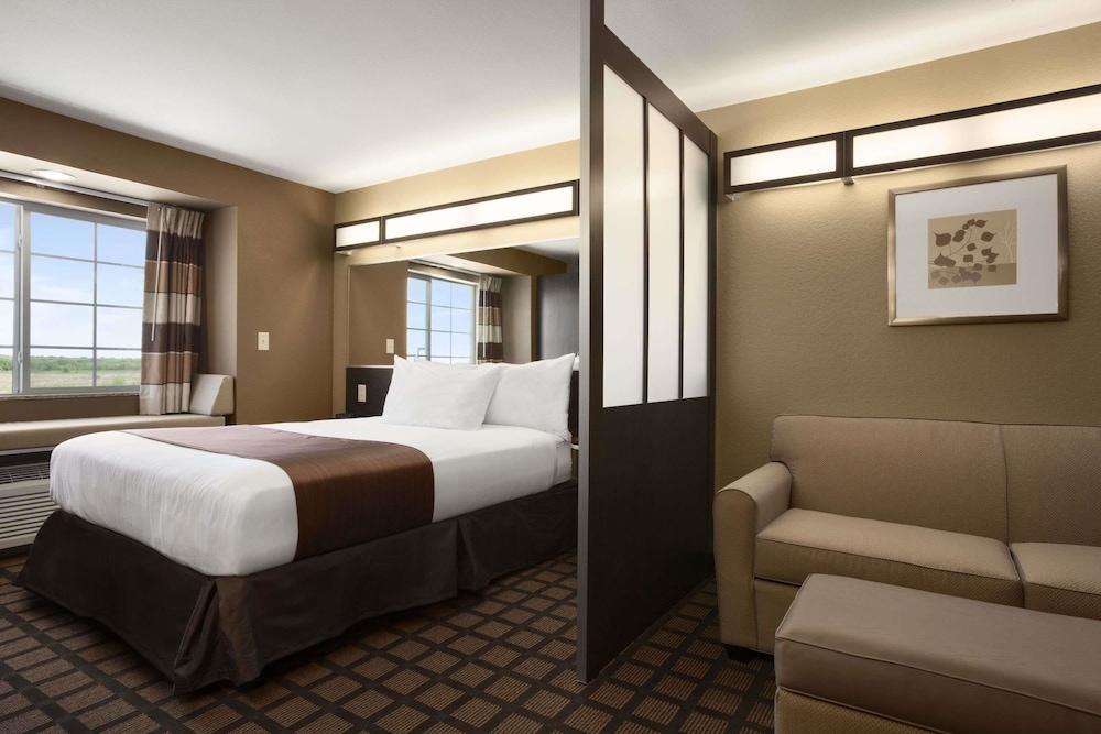 2 Queen Beds, Accessible Suite, Smoking photo 1