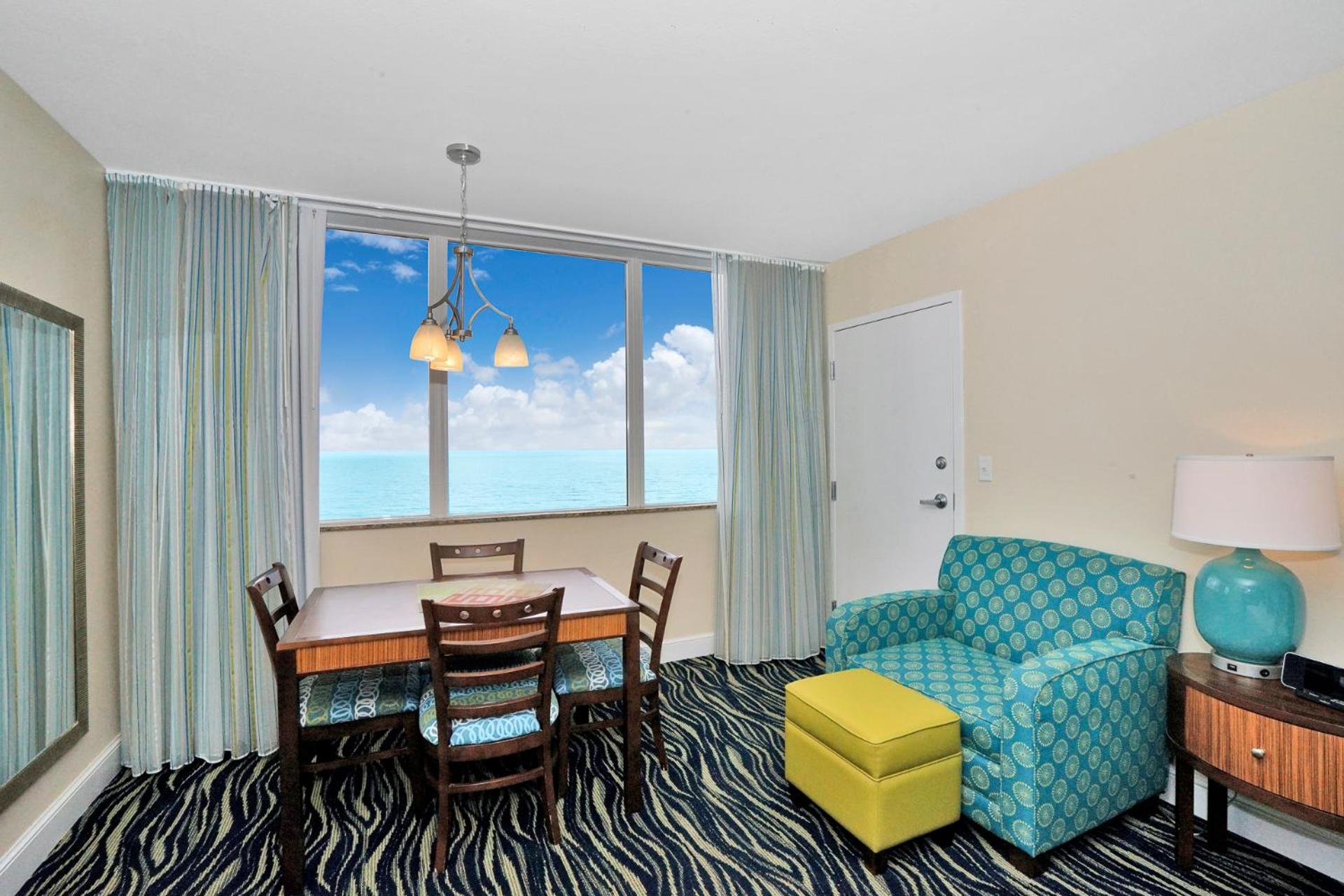 Standard Room, 1 King Bed, Intracoastal/Inside View - Photo 3