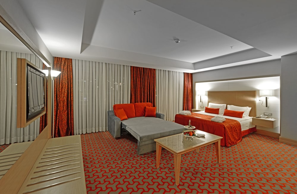 Grand Deluxe Room With Garden View photo 2