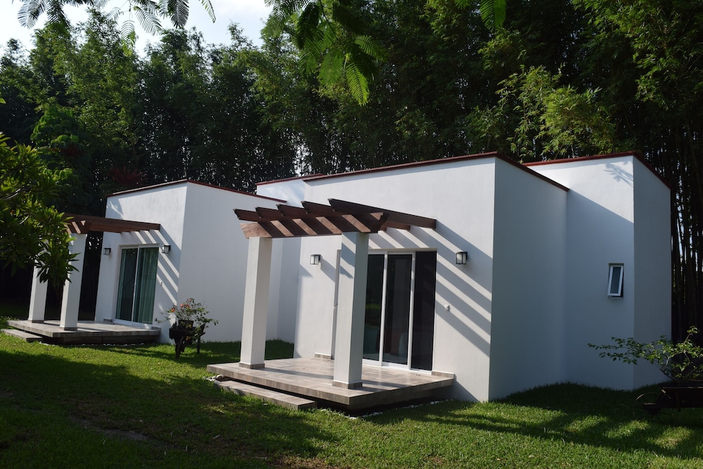 Deluxe Double Room, 1 Bedroom, Garden View, Ground Floor photo 3