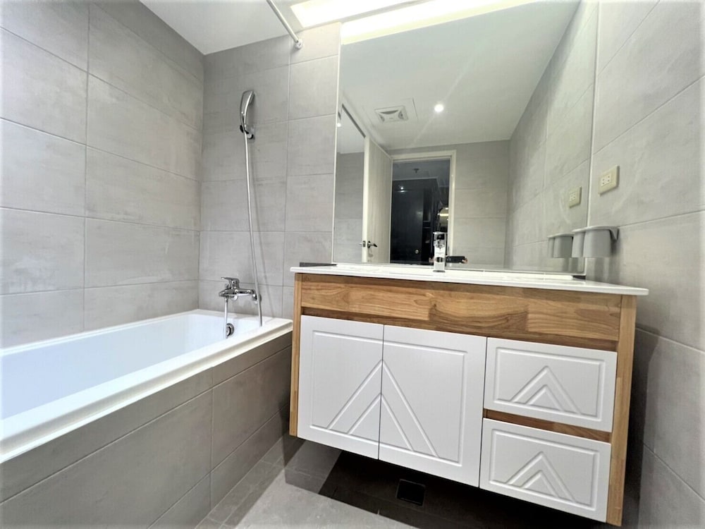 Deluxe Quadruple Room, 2 Double Beds - Photo 2