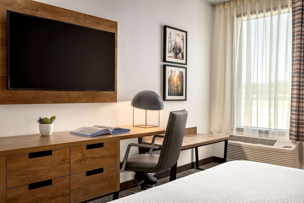Room, 1 King Bed, Hearing Accessible, Non Smoking (Bathtub w/ Grab Bars) - Photo 2