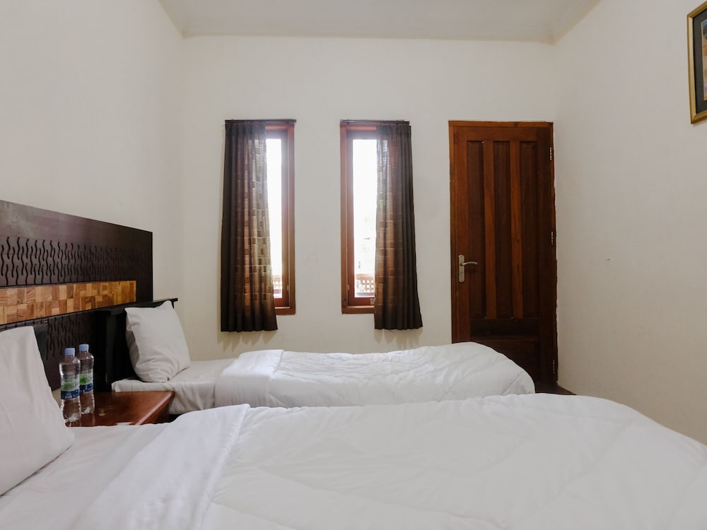 Deluxe Twin Room - Photo 10