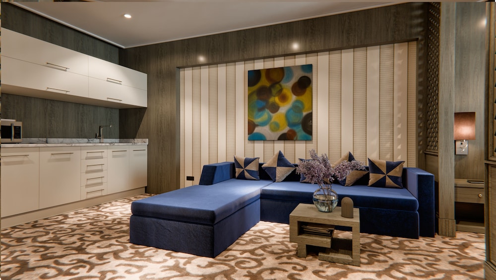 Executive Suite photo 2