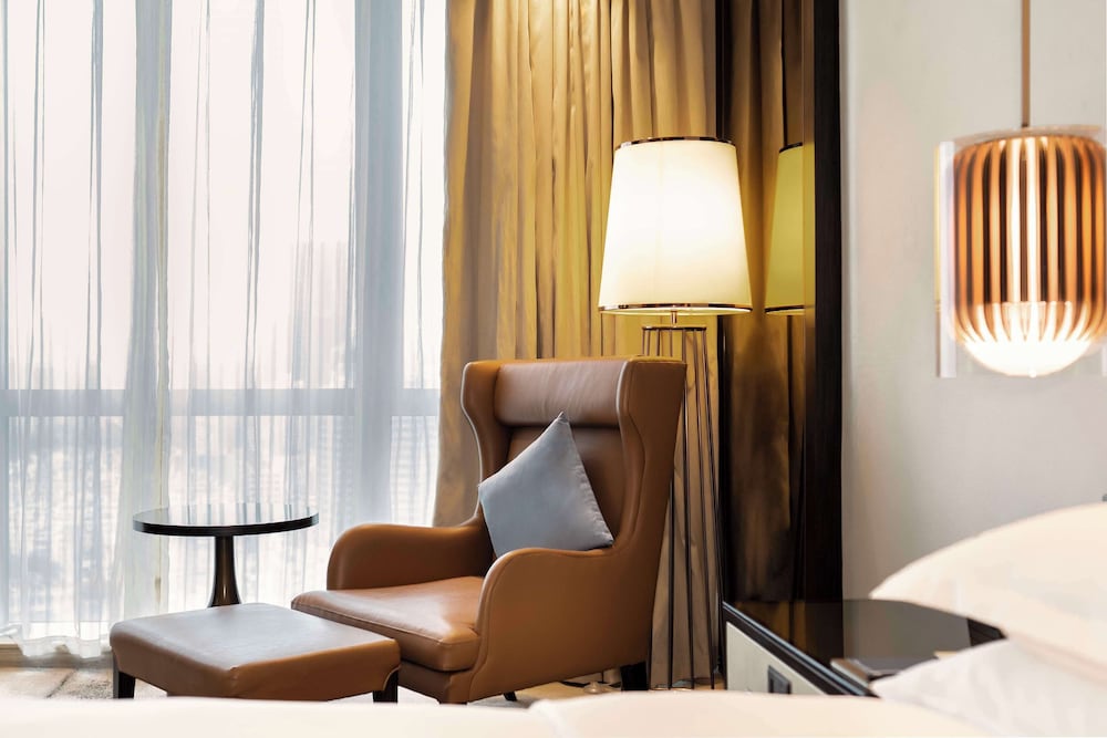Deluxe Room, 2 Twin Beds, City View